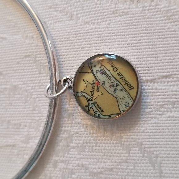 CHART 9.25 Silver Bangle w/Bohicket Creek,SC Charm:Seabrook & Johns Island - Picture 3 of 6